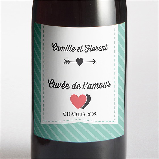 Etiquette de bouteille mariage coeurs roses photo