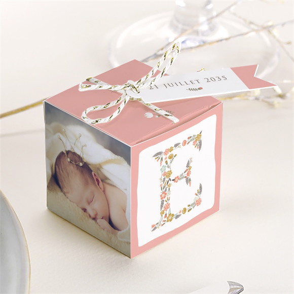 Boîte de dragées baptême Initiales à motifs réf.N340104