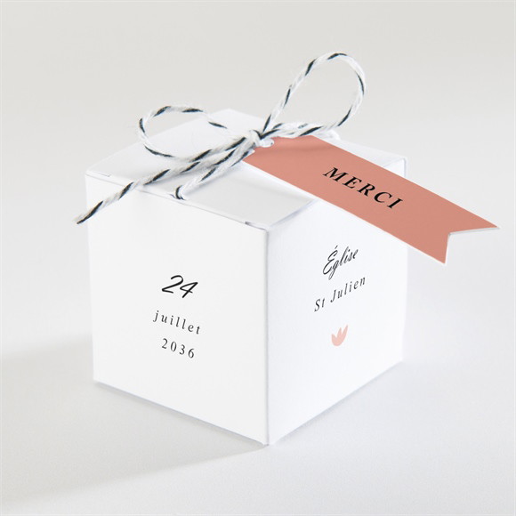 Boîte de dragées baptême Millefeuille de rose réf.N340245