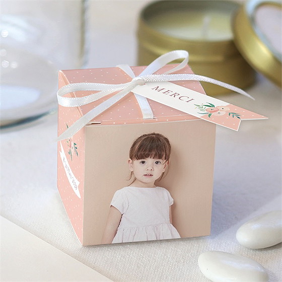 Boîte de dragées communion rose tendre