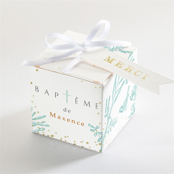 Boîte de dragées baptême Gravure en rond Dorure réf.N340555