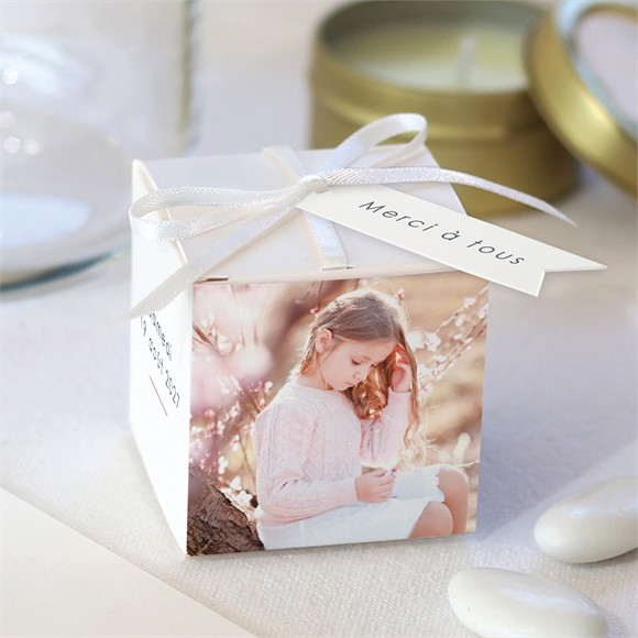 Boîte de dragées communion Jour Sacré cube réf.N340574