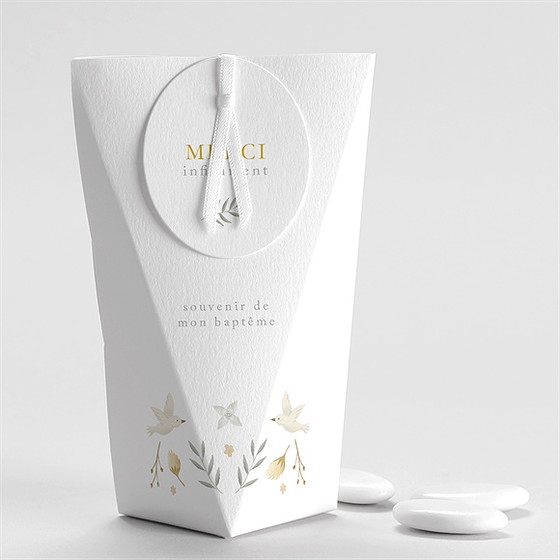Boîte de dragées baptême vers le beau étui