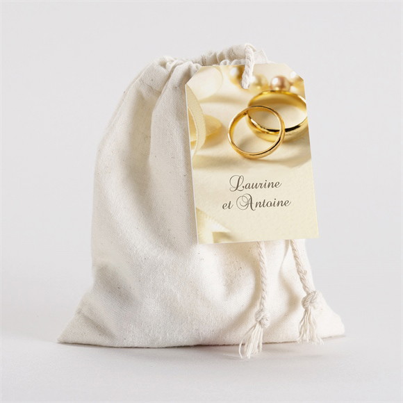 Boîte de dragées mariage Alliances fond crème pochon réf.N79131