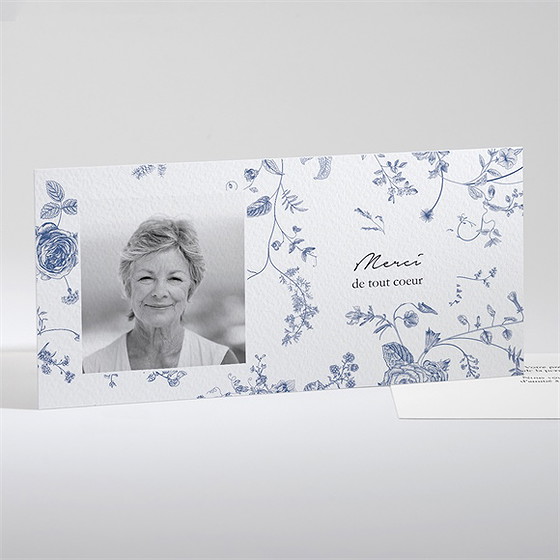 Remerciement décès fleurs bleues allongé