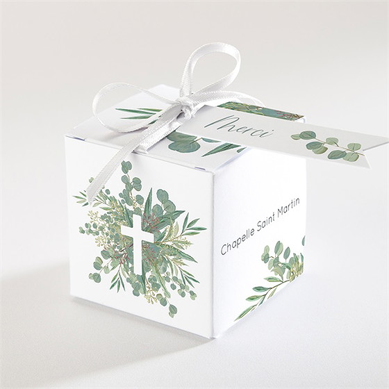 Boîte de dragées confirmation reflet d'une croix